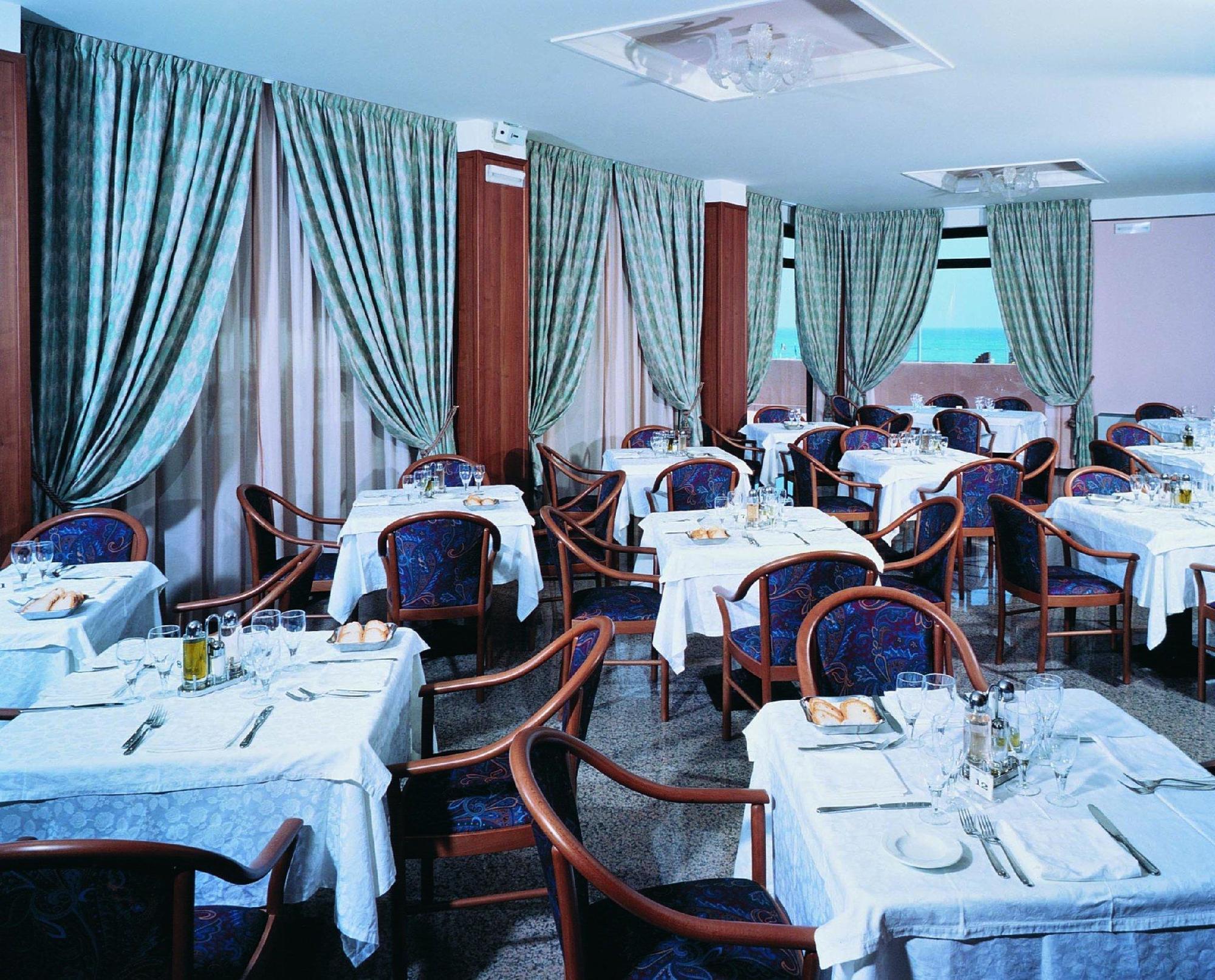 Hotel Rossini Pesaro Restaurace fotografie